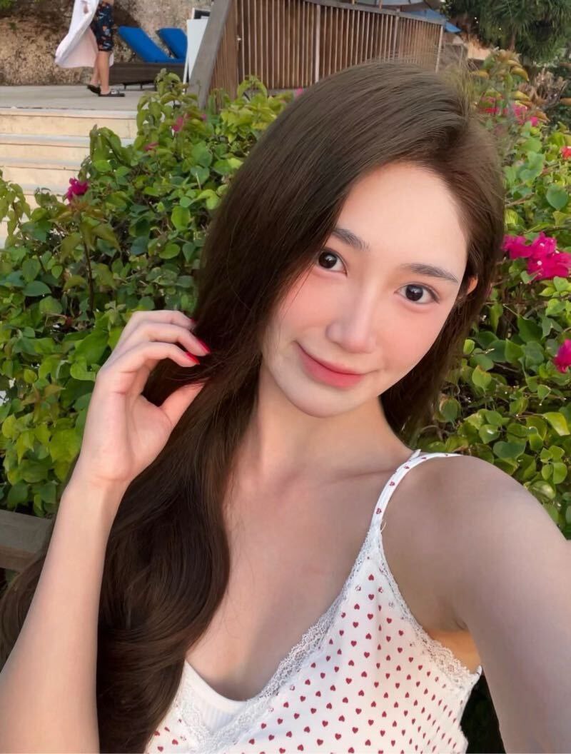 松弛感气质美女韵涵