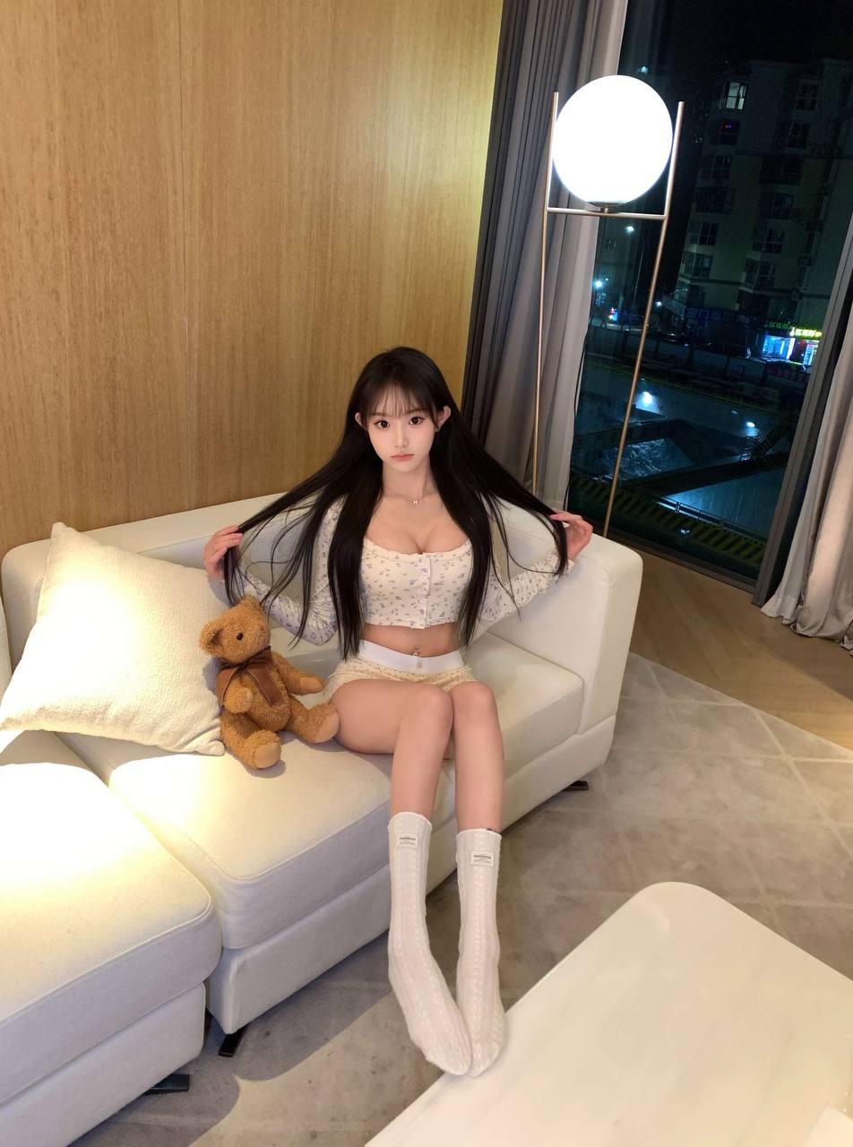 纤细型小姐姐馨然