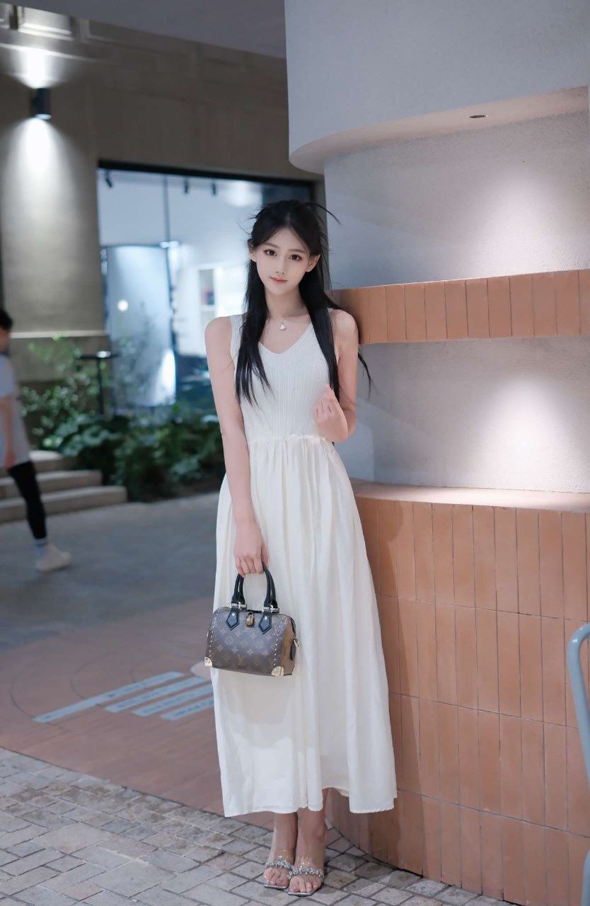 清纯甜妹感奕萱