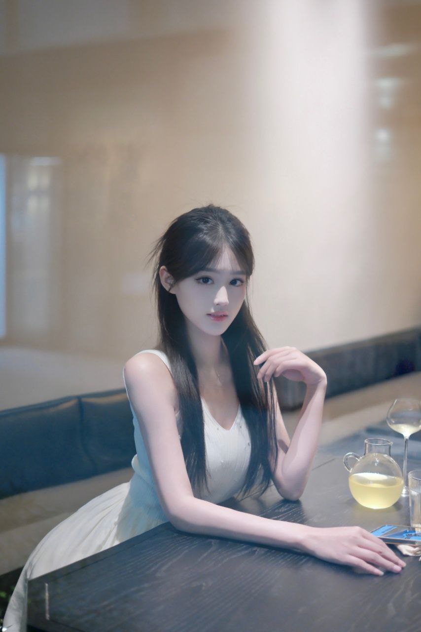 清纯甜妹感奕萱