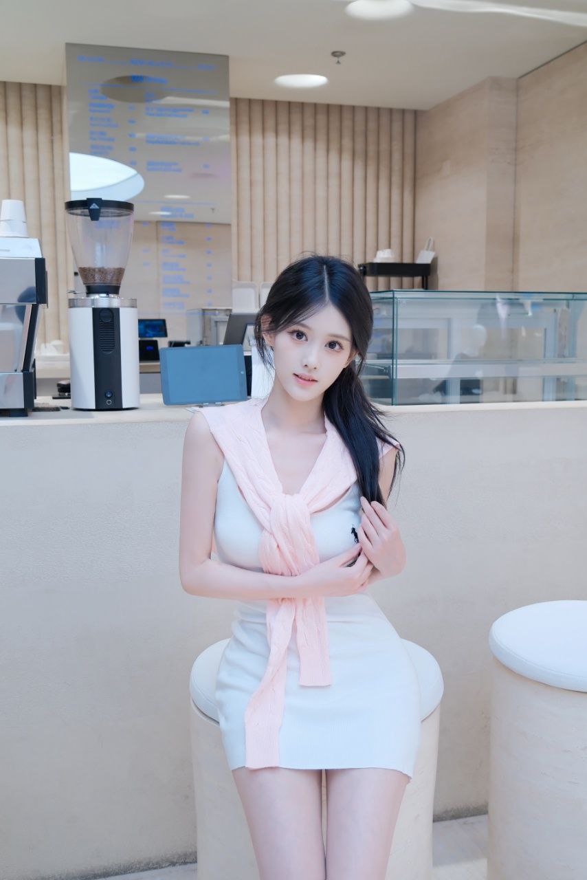 清纯甜妹感奕萱