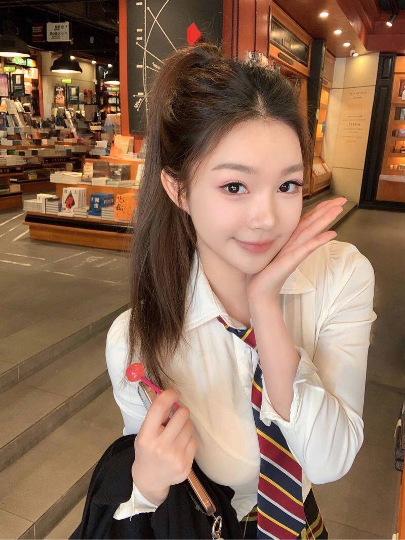 温柔日系女友莉娅
