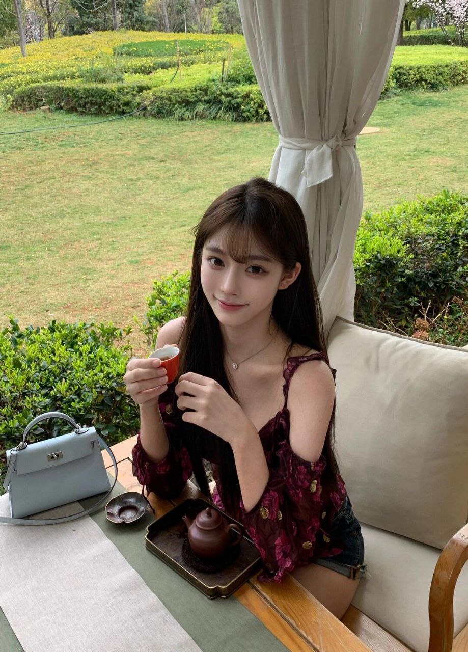 你的百变女友Zephy