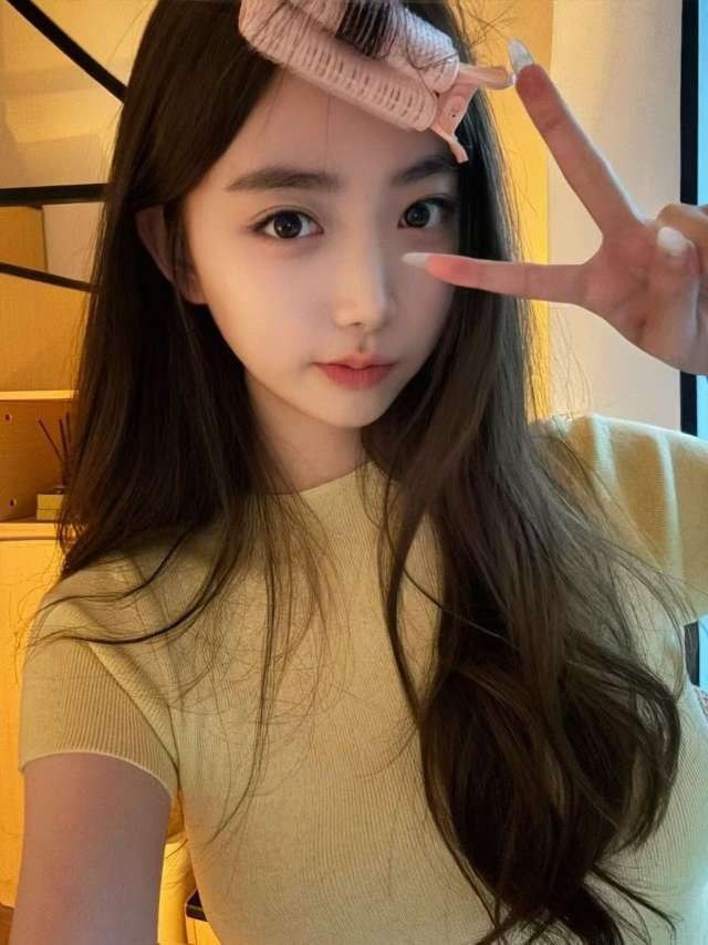 精致大方小姐姐Syrel