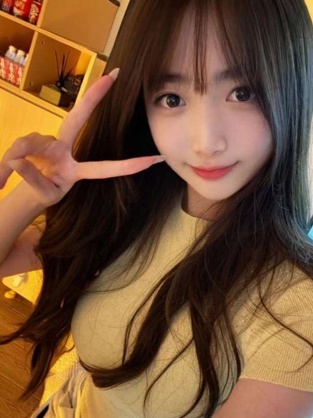 精致大方小姐姐Syrel