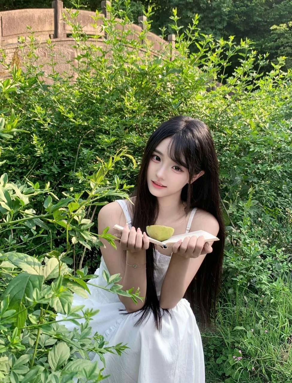 公司签约模特Nivah