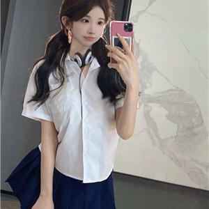 学院风模特洛娜