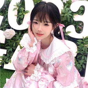 艺术学院学生黛拉